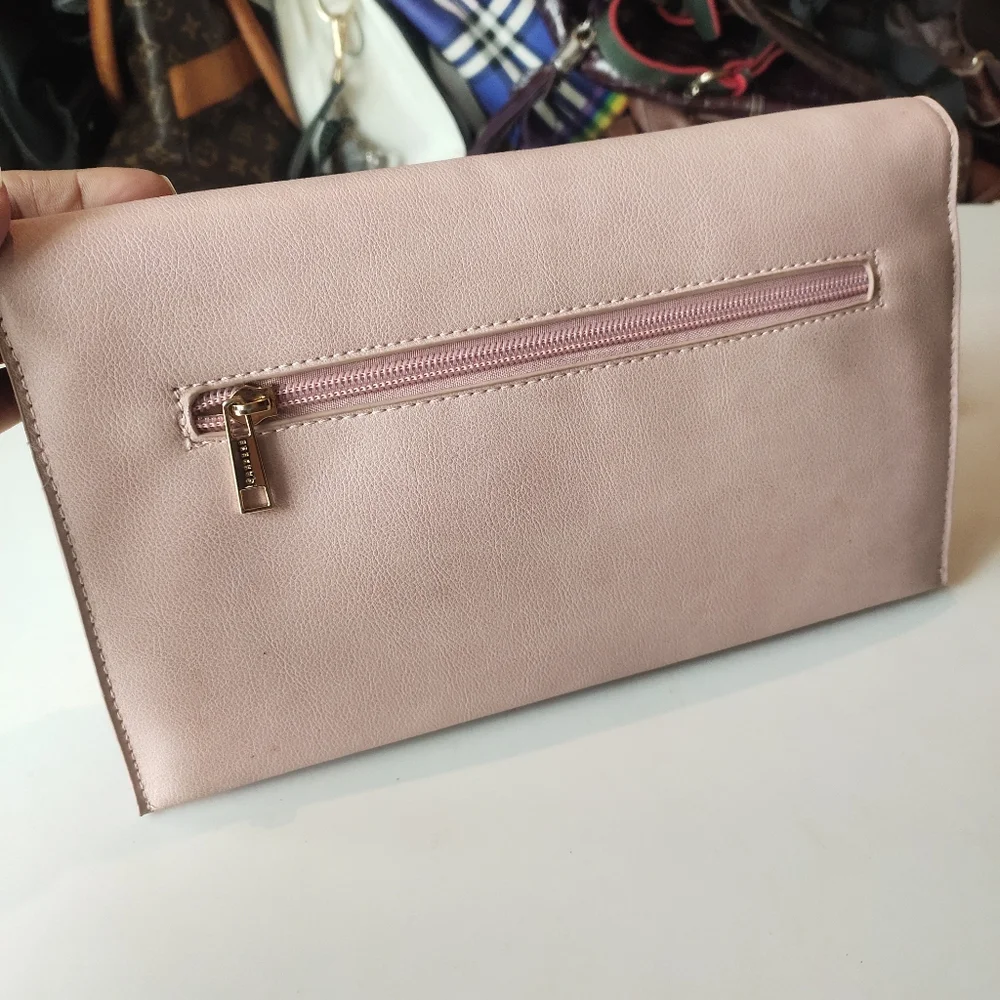 Caprese sling bag - Picture 4 of 9